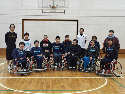 外部指導者による選手指導事業(車椅子バスケットボール)の様子
